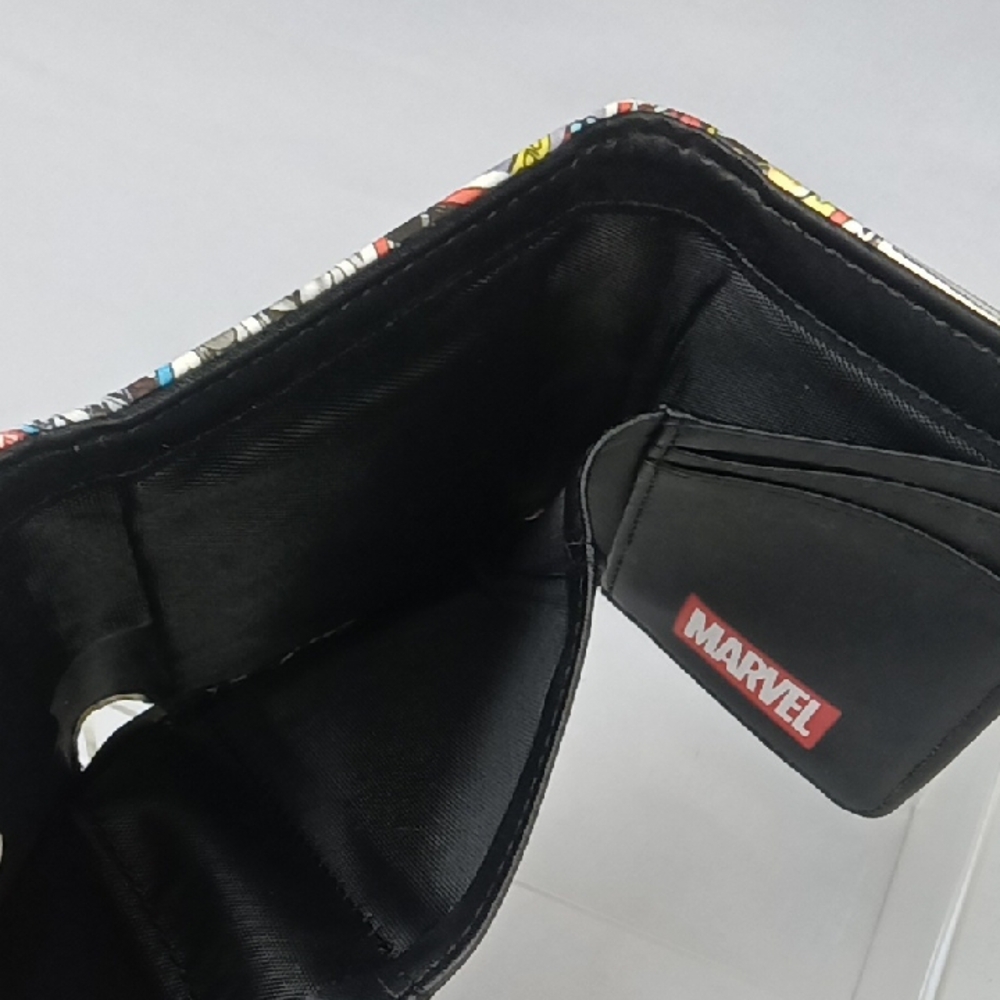 Marvel Trifold Wallet. - Picture 10 of 13